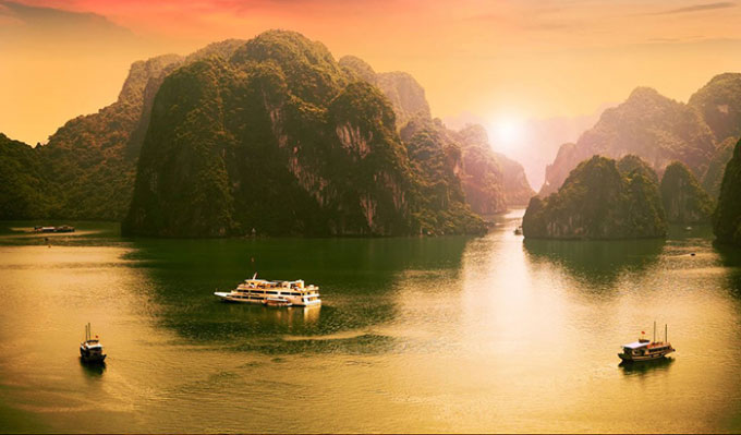 Sunrise to Sunset: The Best Times of Day to Experience Halong Bay’s Magic
