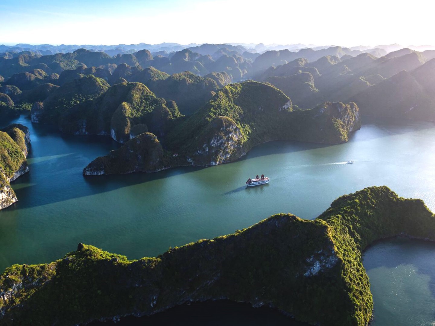 How to Choose the Right Halong Bay Cruise: From Day Trips to Luxury Voyages